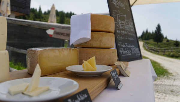 Almkäse auf der Starkenfeldhütte