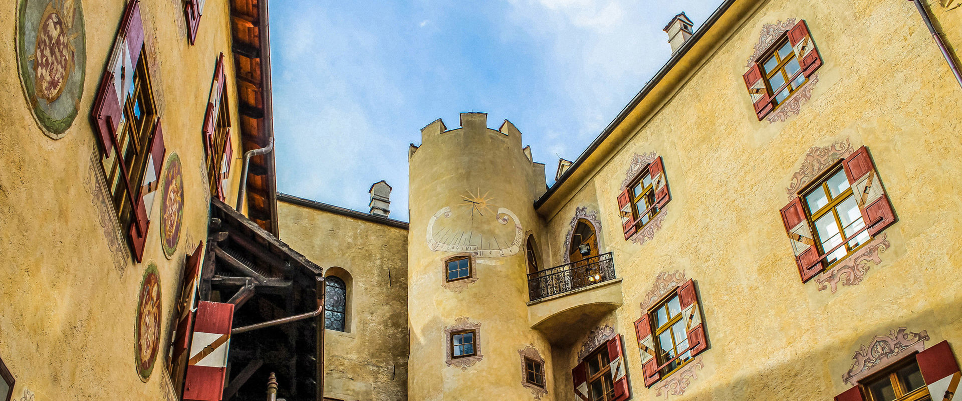 MMM Ripa — Schloss Bruneck Innenhof des Schloss Bruneck.
