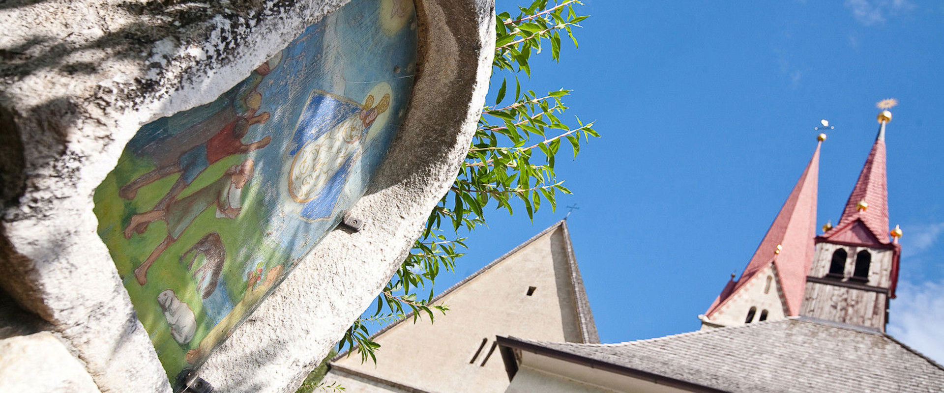 Blick auf die Kirche und einem Gemälde.