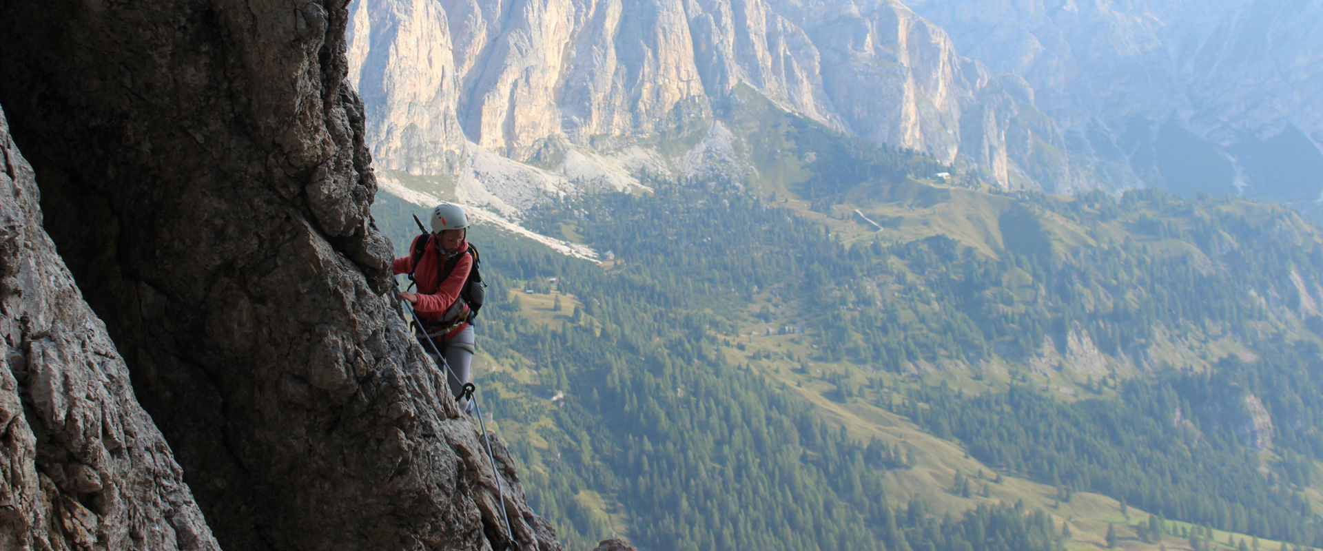 Pisciadu Klettersteig Frau am Pisciadu Klettersteig.