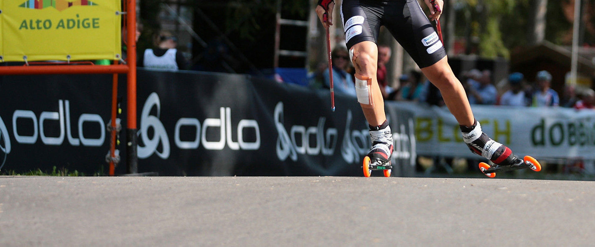 Rollerski in Südtirol Sportler auf Rollerski in Toblach.
