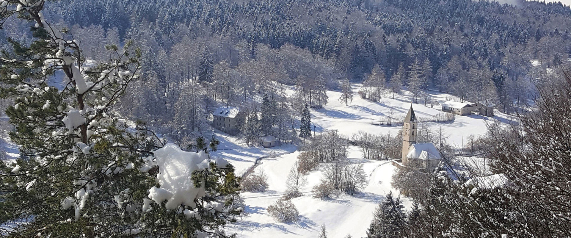 Der Fennberg im Winter Winterlandschaft auf dem Fennberg über Magreid.