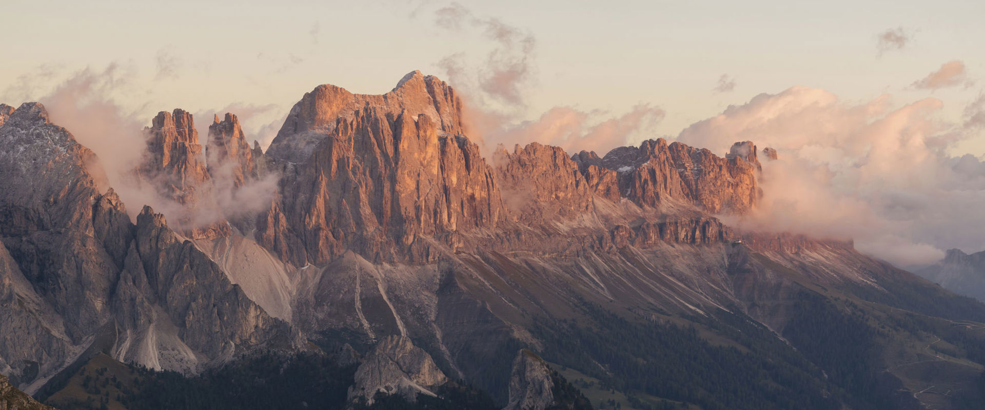 Naturpark Schlern-Rosengarten Alpenglühen vom Rosengarten.