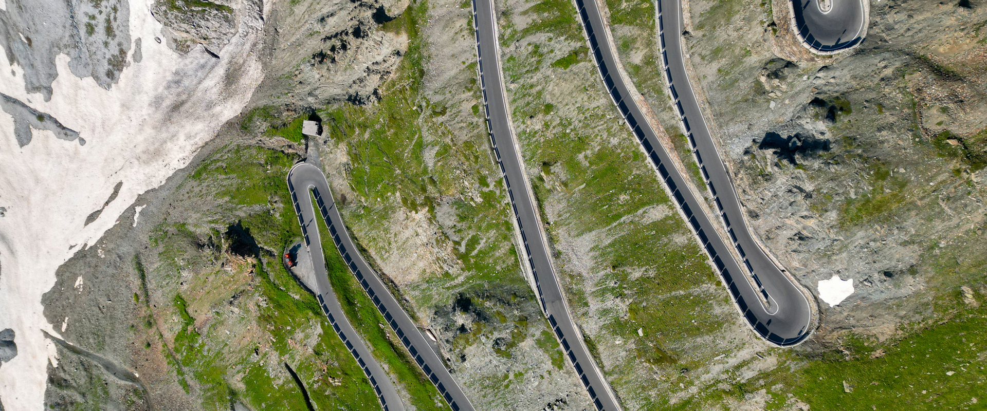 Stilfser Joch Sich schlängelnde Passstraße am Stilfser Joch