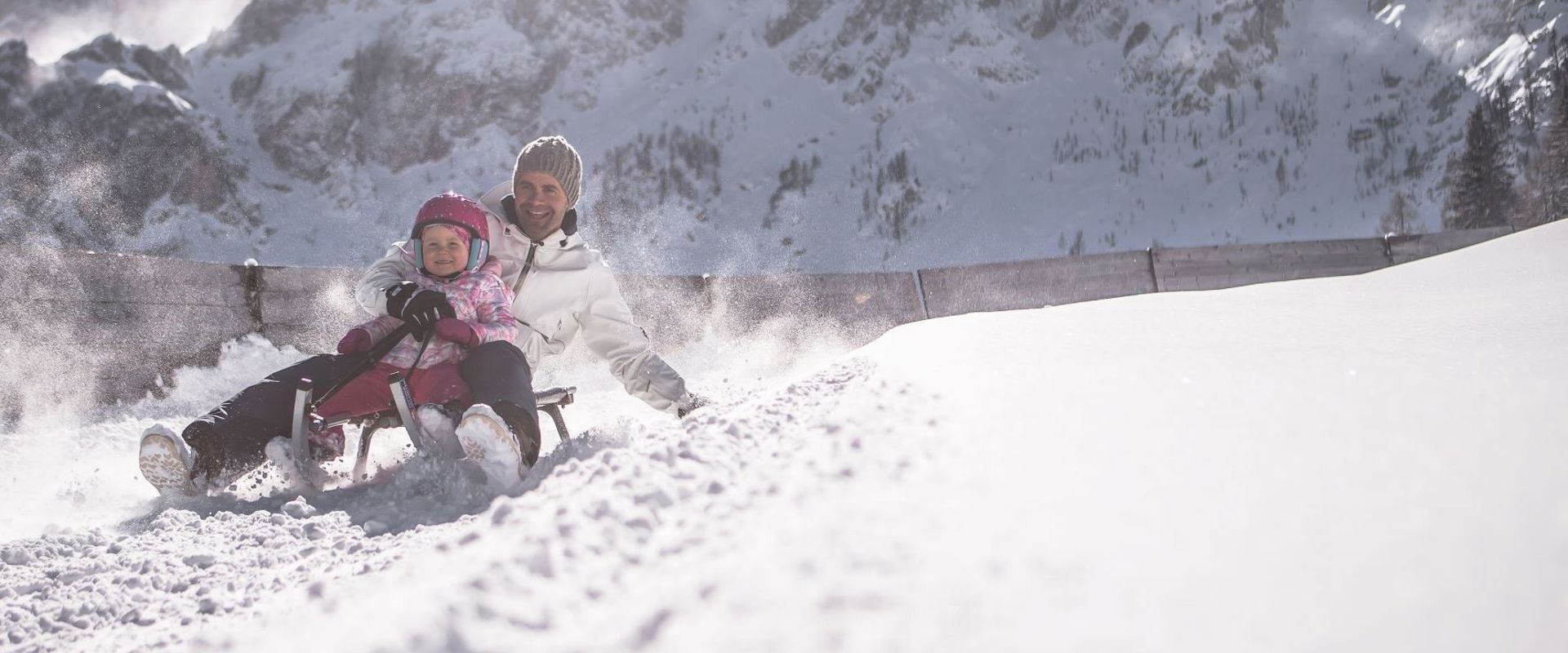 Rodelfahrt in den Dolomiten Rodelfahrt in den Dolomiten