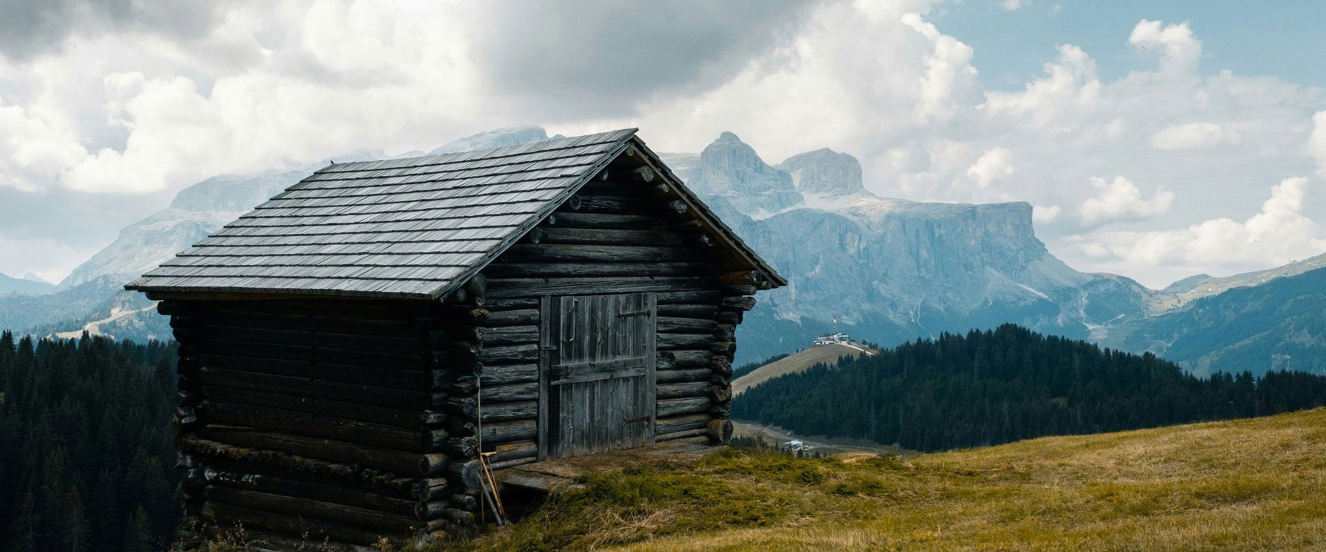 Piz La Ila Hütte am Piz La Ila Plateau